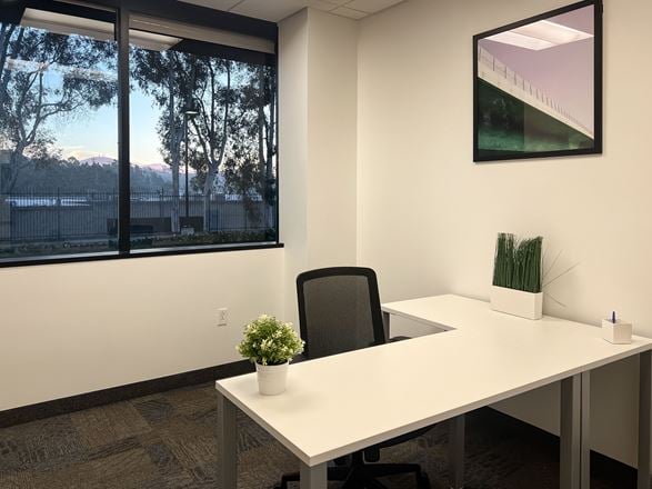 Regus - San Diego - Via del Campo