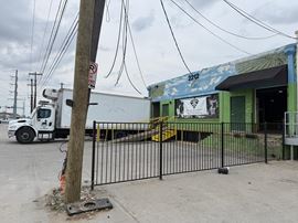 2212 Irving Blvd