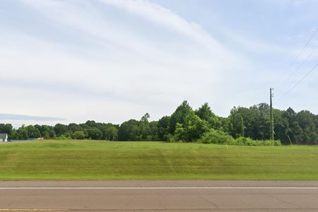 Photo of commercial space at 5771 Goodman Road in Olive Branch