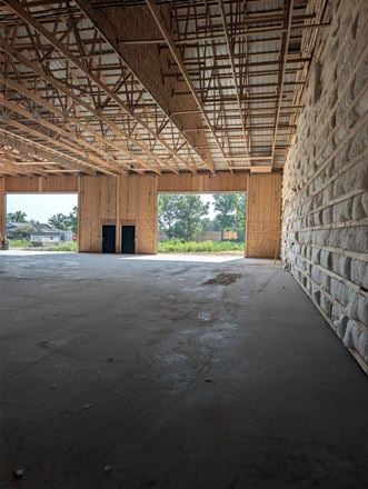 I-43 Business Suites