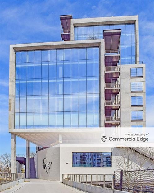 725 Ponce