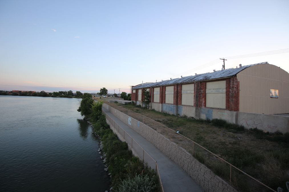Buffalo Crossing Barrel Building 1 Bay Drive, Great Falls, MT