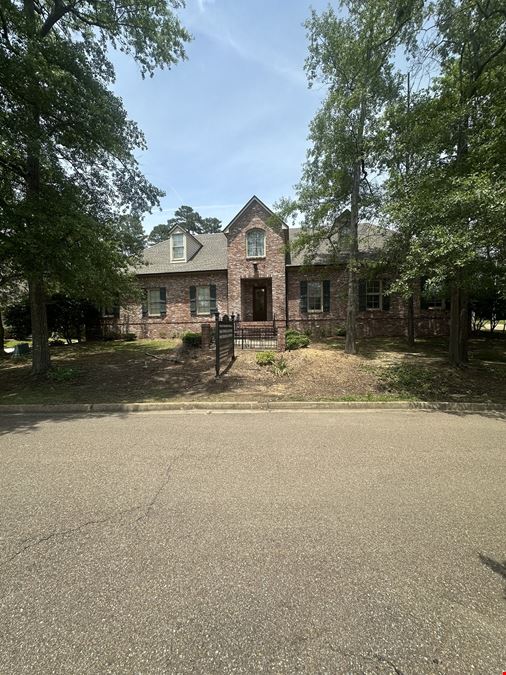 700 Avignon Dr
