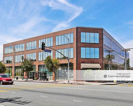 Office space for Rent at 15531 Ventura Blvd in Encino