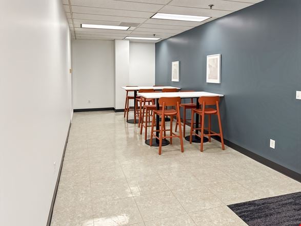 Regus - Greensboro - 301 N Elm
