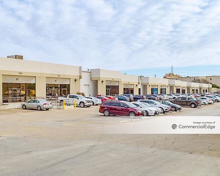 Photo of commercial space at 610 West Sunset Road in San Antonio