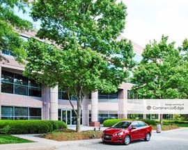 One Barrett Lakes Center