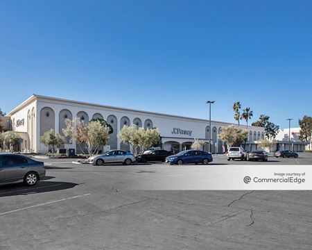 Retail space for Rent at 2555 El Camino Real in Carlsbad
