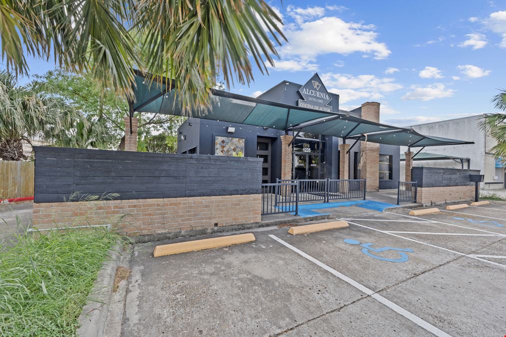 1235 N Expressway 77/83