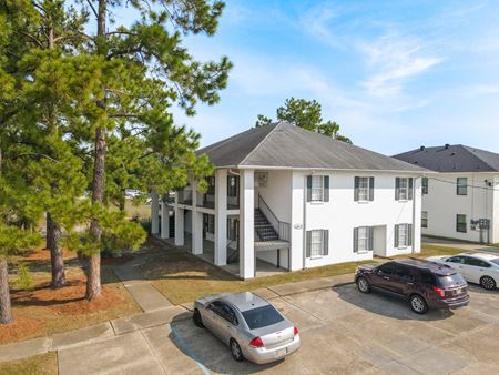 Photo of commercial space at 1415 Delplaza Dr in Baton Rouge
