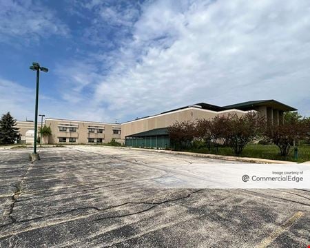 Industrial space for Sale at 1295 Butterfield Road in Aurora