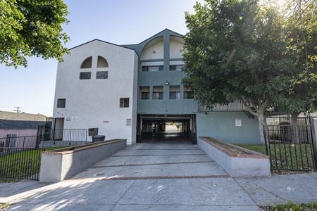 Multi-Family space for Sale at 812 E Hyde Park Blvd in Inglewood
