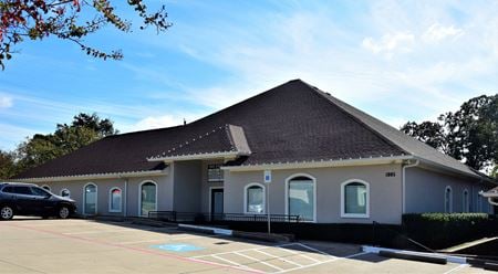 Photo of commercial space at 1005 Glade Rd in Colleyville