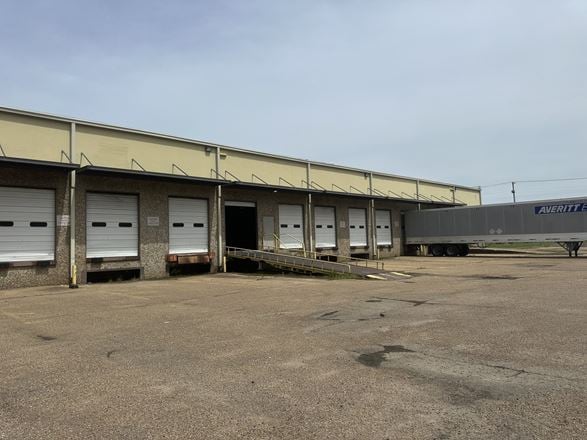 545 Ford Ave - Functional Warehouse/Distribution Space