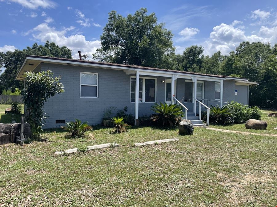 1833 SF Available Now on Creighton Road, Pensacola
