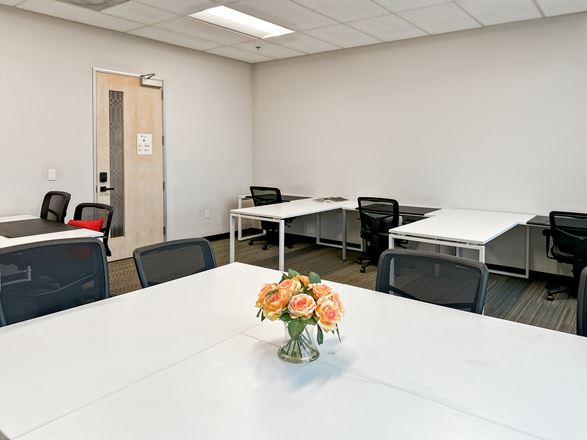 Regus - Ontario - W 6th Street
