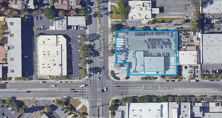 Building with Huge, Private Fenced Yard & Major Retail Exposure