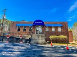 School Building Opportunity | ±16,992 SF