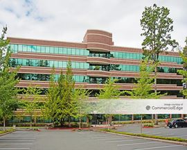 Two Centerpointe