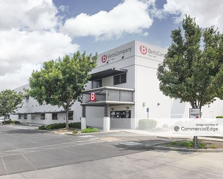 Photo of commercial space at 2843 South Maple Avenue in Fresno