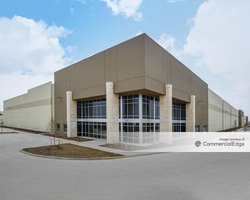 Everman Trade Center - Building A