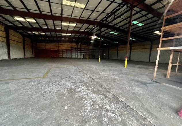 JUST REDUCED | ±19,266 SF Flex Space w. Dock High Doors & Ramp
