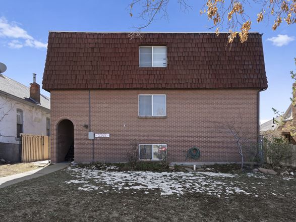 University 1162 Apartments