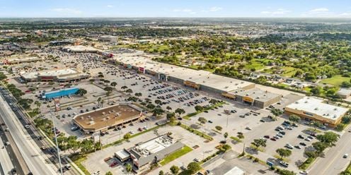 Moore Plaza | Small Retail Space