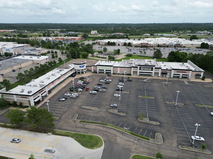 Shops at Barnes Crossing