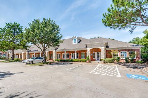 2425-2435 E Southlake Blvd