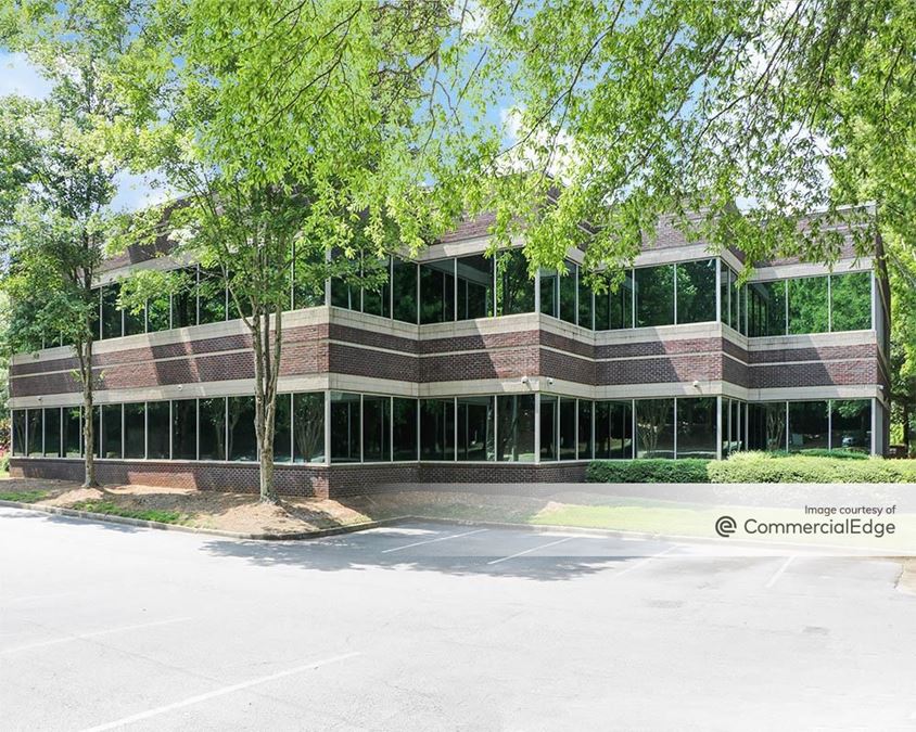 8607 Roberts Drive, Atlanta, GA 30350