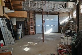 Showroom/Office/Garage/Warehouse Space Wrapped in One