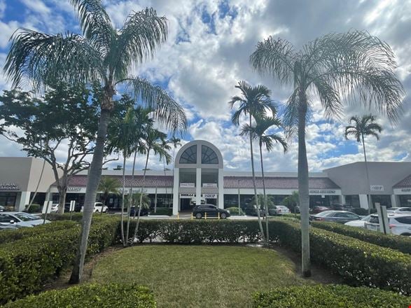 Boca Ray Plaza