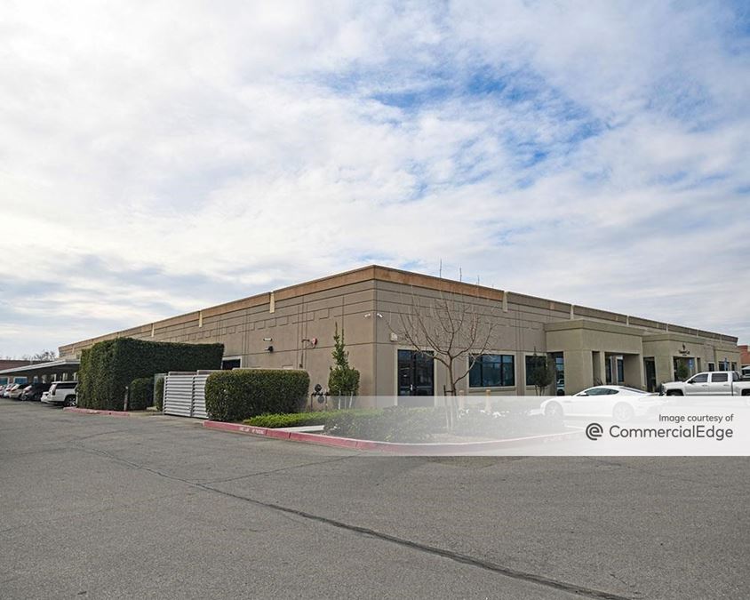 7370 North Palm Avenue, Fresno, CA | CommercialSearch