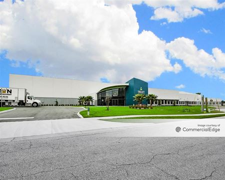 Photo of commercial space at 4900 Lakeland Commerce Pkwy in Lakeland