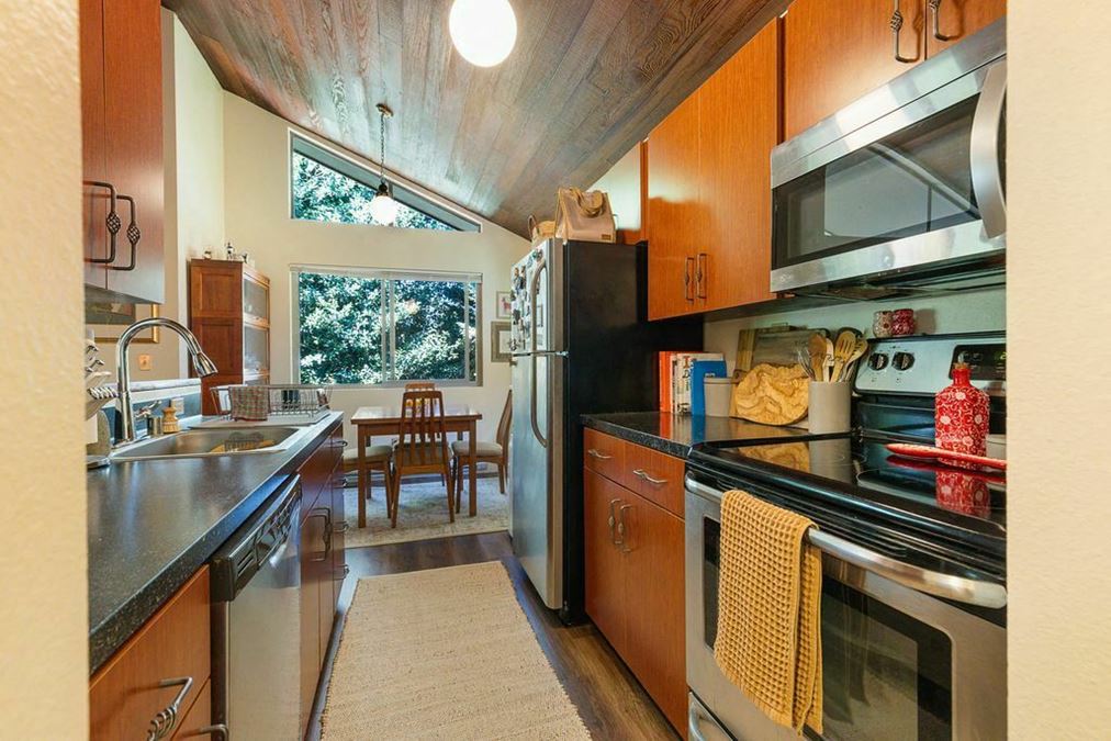 Green Lake 5 Unit