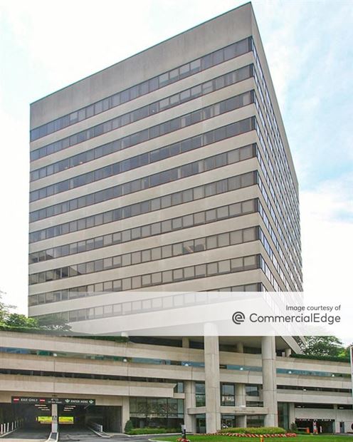 3 Stamford Plaza