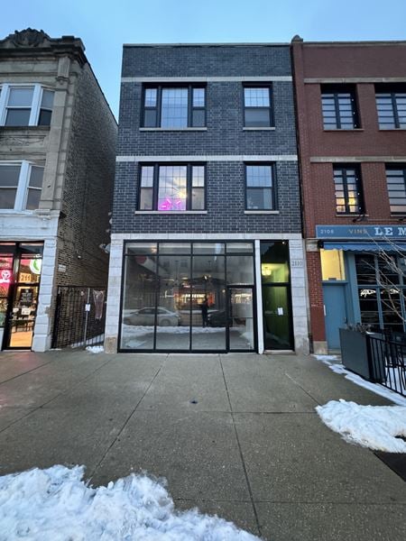 Retail space for Rent at 2110 W Division St in Chicago