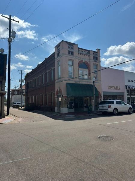 Unassigned space for Sale at 215 Howard Street in Greenwood
