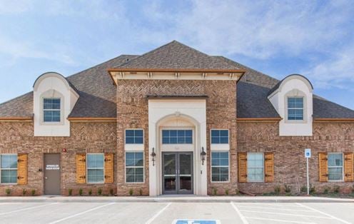 Essential Offices - Edmond