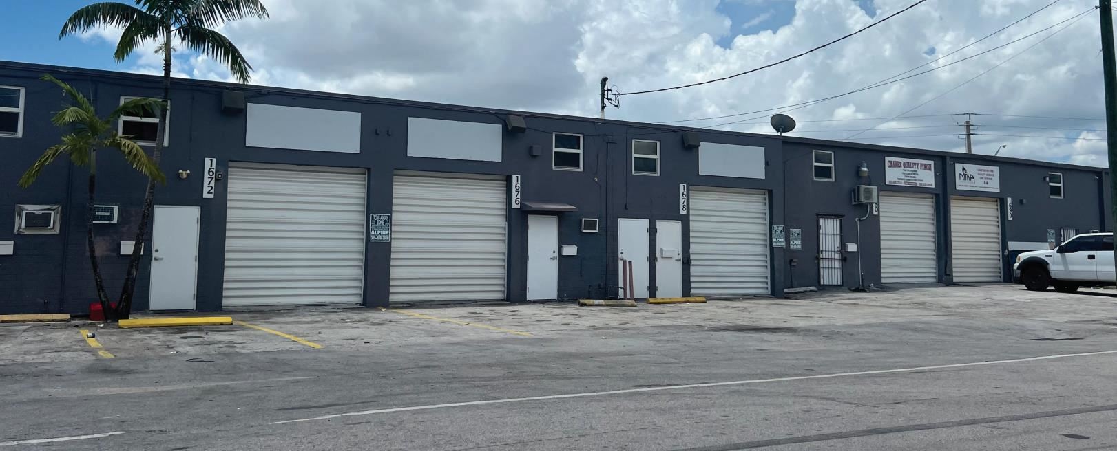 1620 W 31st Place