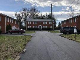 2628 Lindsay Ave