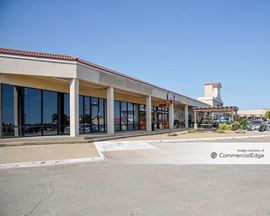 University Plaza - 401 North US Highway 77
