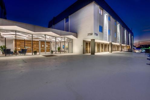 Clayton Plaza - Office