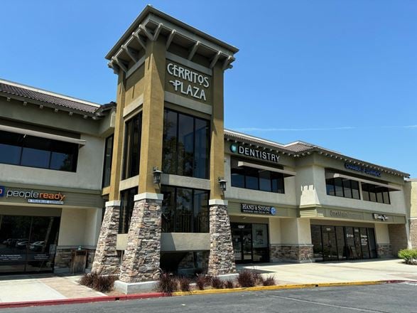 Cerritos Plaza