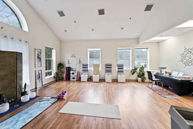 21165 Whitfield Pl Suite 202 Sterling VA 