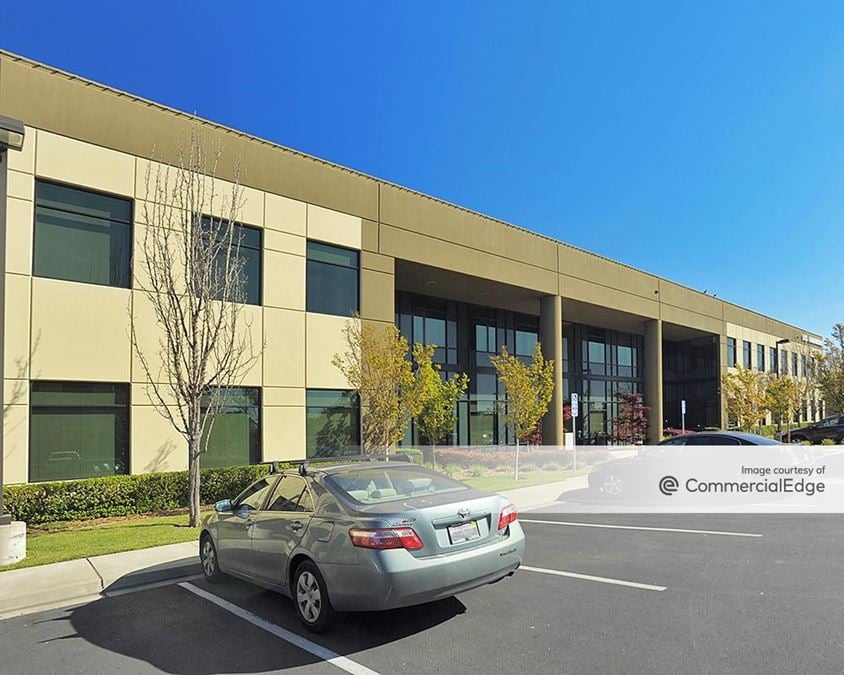 Harvest Business Center - 3843 Brickway Blvd