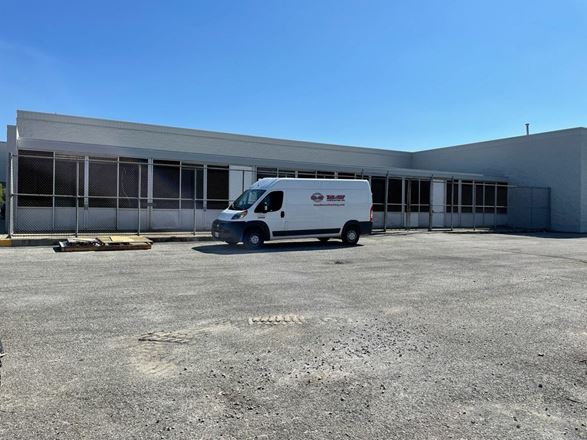 West Frankfort Plaza