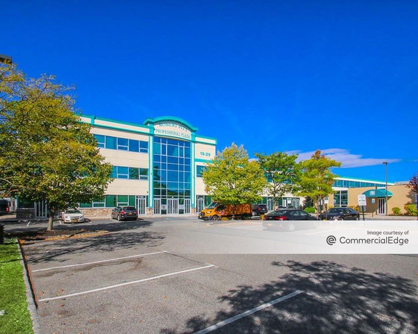Robert Pitt Professional Plaza 21 Robert Pitt Drive, Monsey, NY