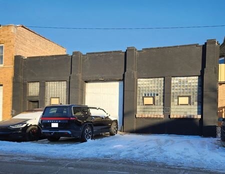 Industrial space for Rent at 2326 W Nelson St in Chicago